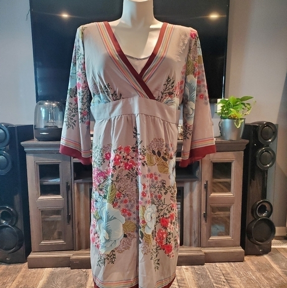 Old Navy Dresses & Skirts - Old Navy Dress With Full Slip